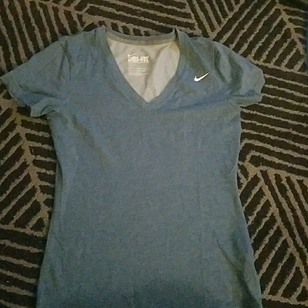 Nike tshirt